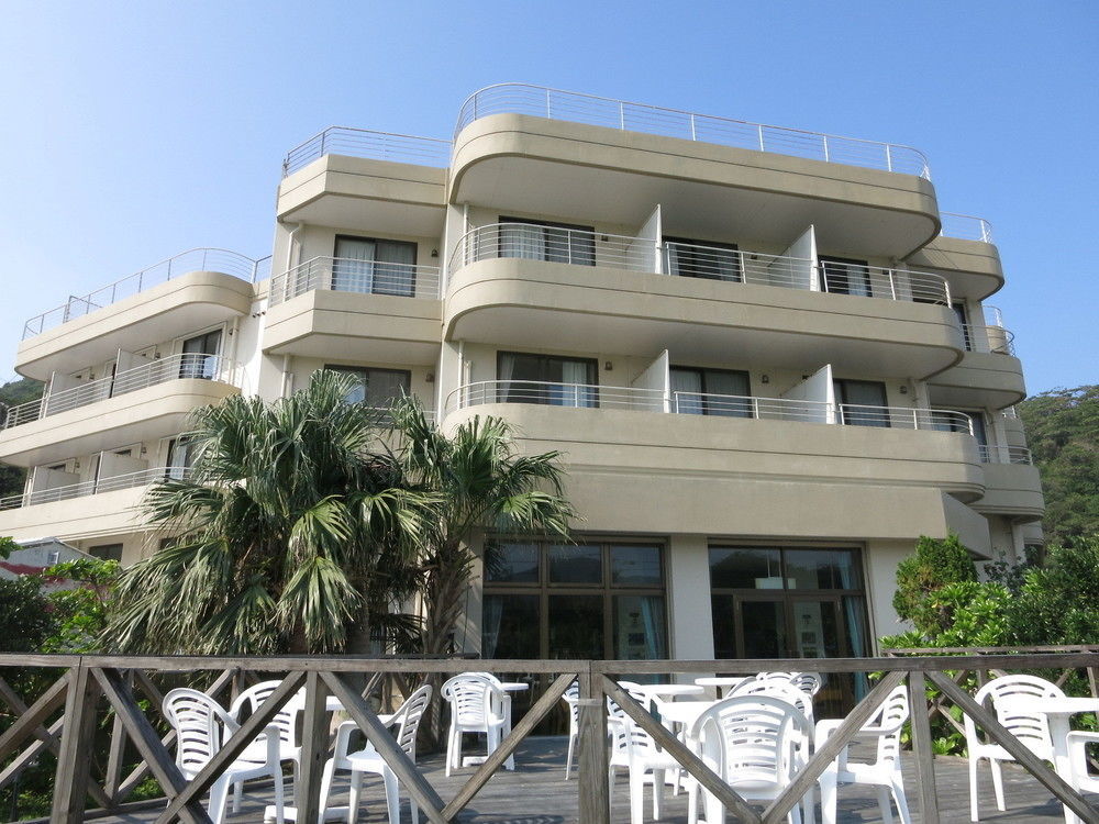 Kerama Beach Hotel Zamami Bagian luar foto
